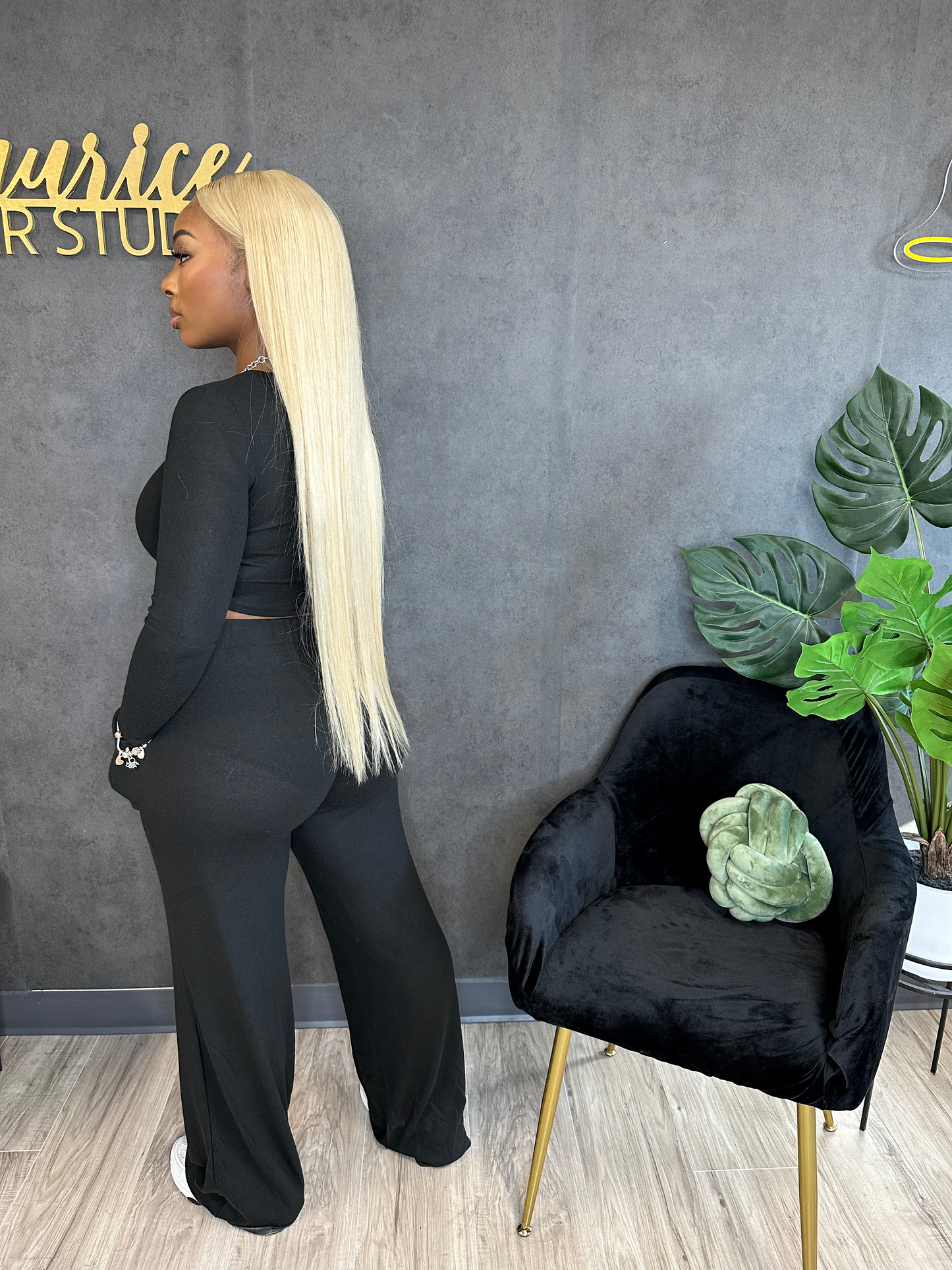 “LETS STAY HOME”SET