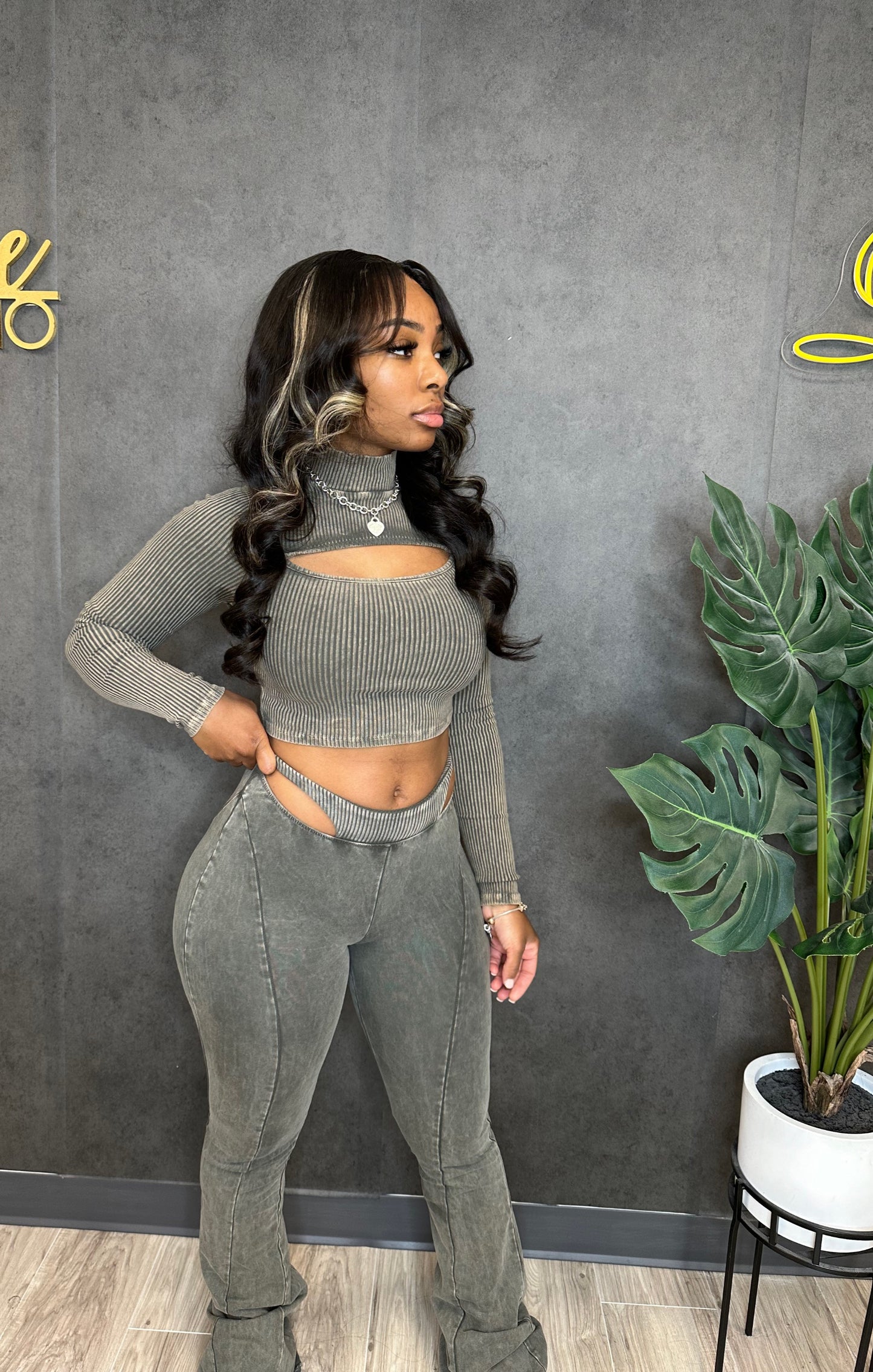 PREORDER“I OWN THIS” OLIVE SET